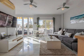 797Holidayrentals- Apartamento en Torremuelle con terraza y piscina
